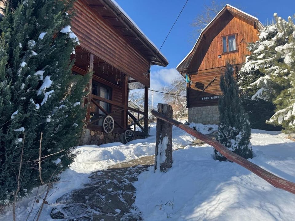 Три берези Bed and Breakfast in Ukraine