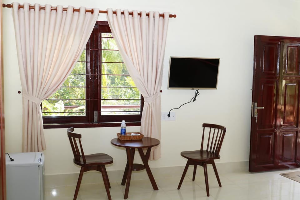 TV and multimedia, Photo of the whole room, Seating area