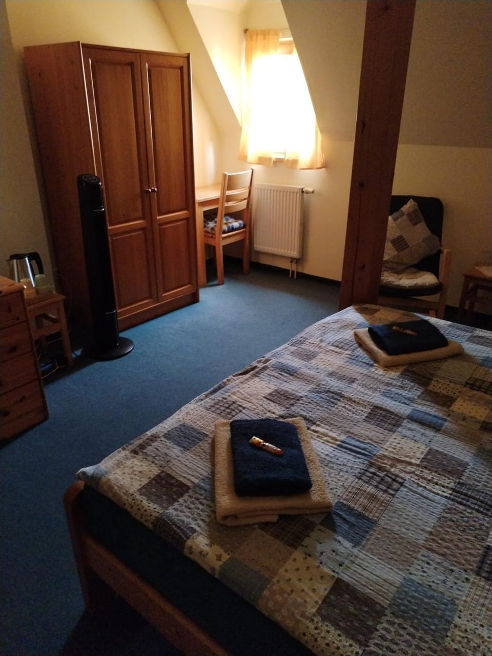 Bed, Photo of the whole room, Bedroom