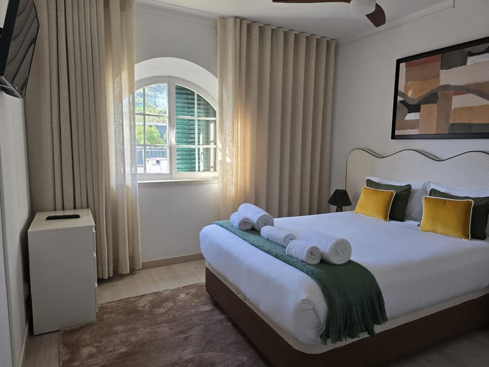 Sesimbra Stylish Villa by Homing Villa in Setubal District