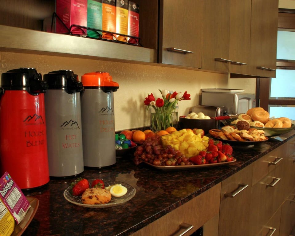 Restaurant/places to eat, Food and drinks, Dining area, On site, Breakfast