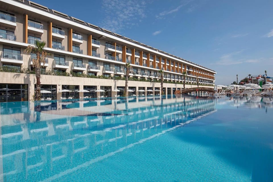 Balcony/Terrace, Pool view, Swimming pool