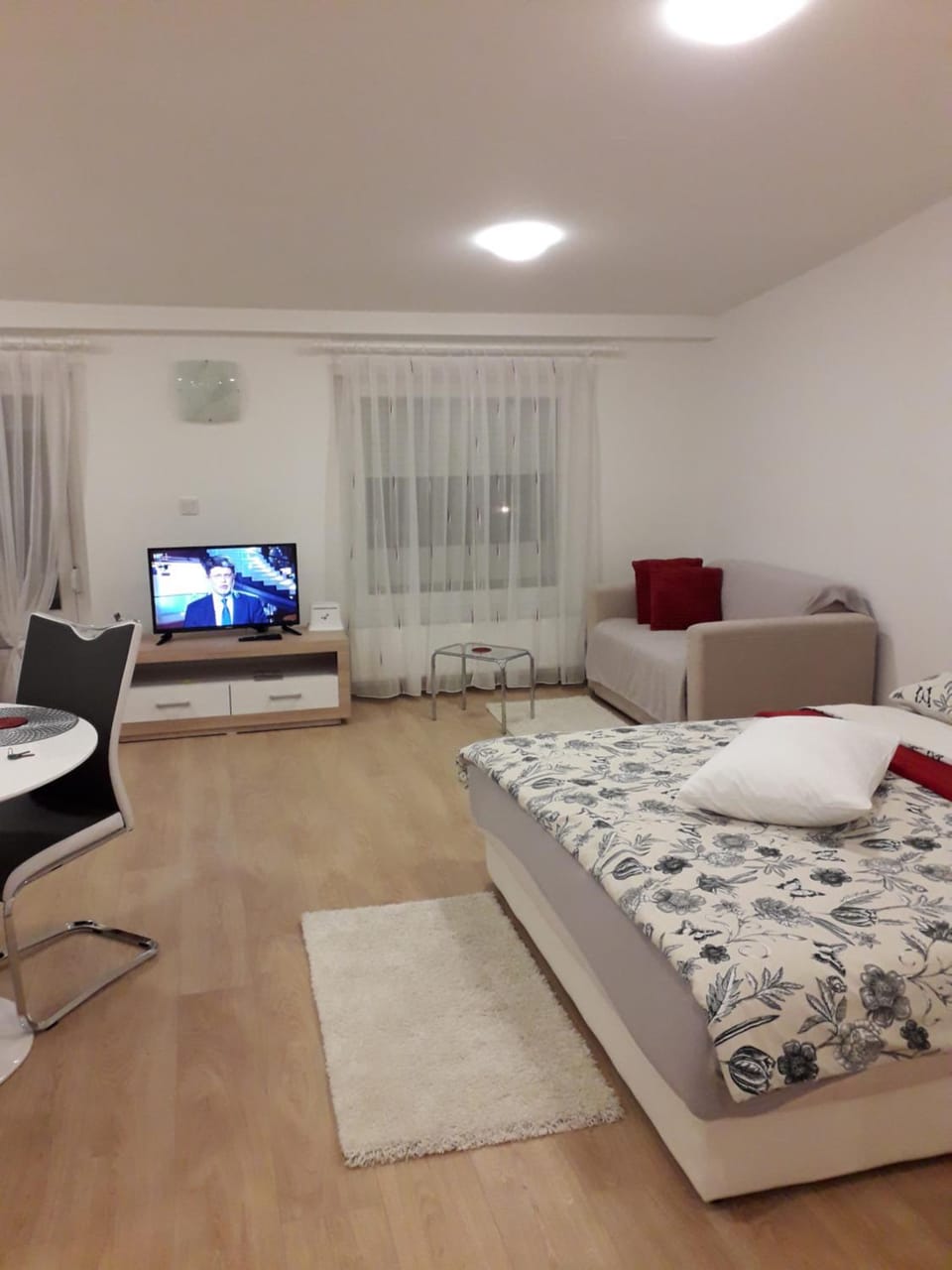 APARTMAN MMVG STUDIO Zagreb Airport Apartment in Slovenia