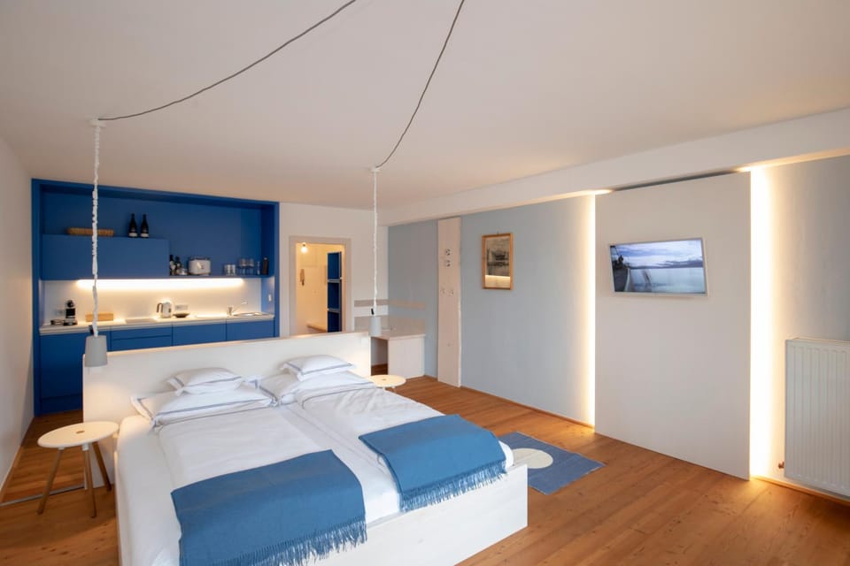 Kitchen or kitchenette, Living room, Bedroom