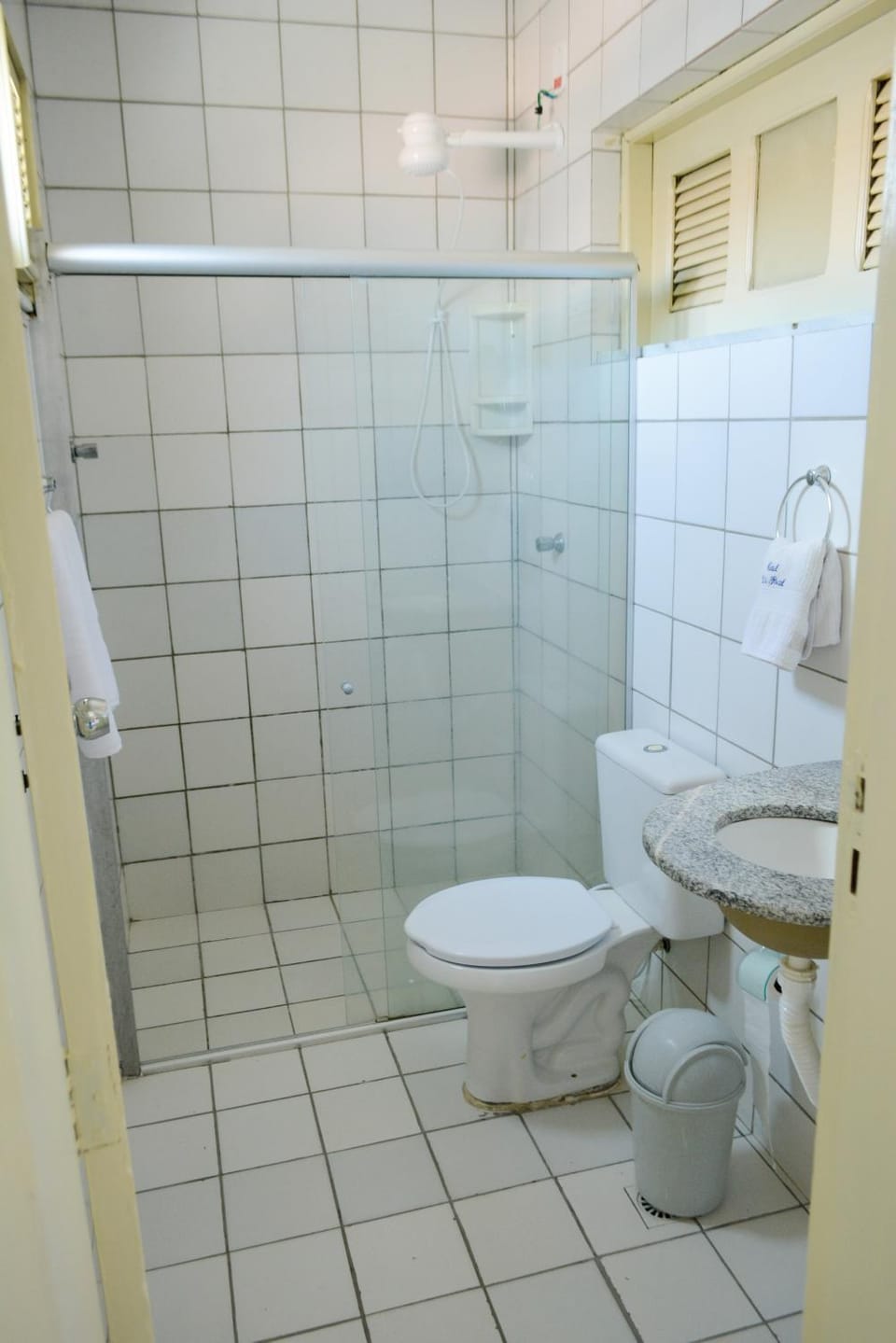 Shower, Bathroom, towels
