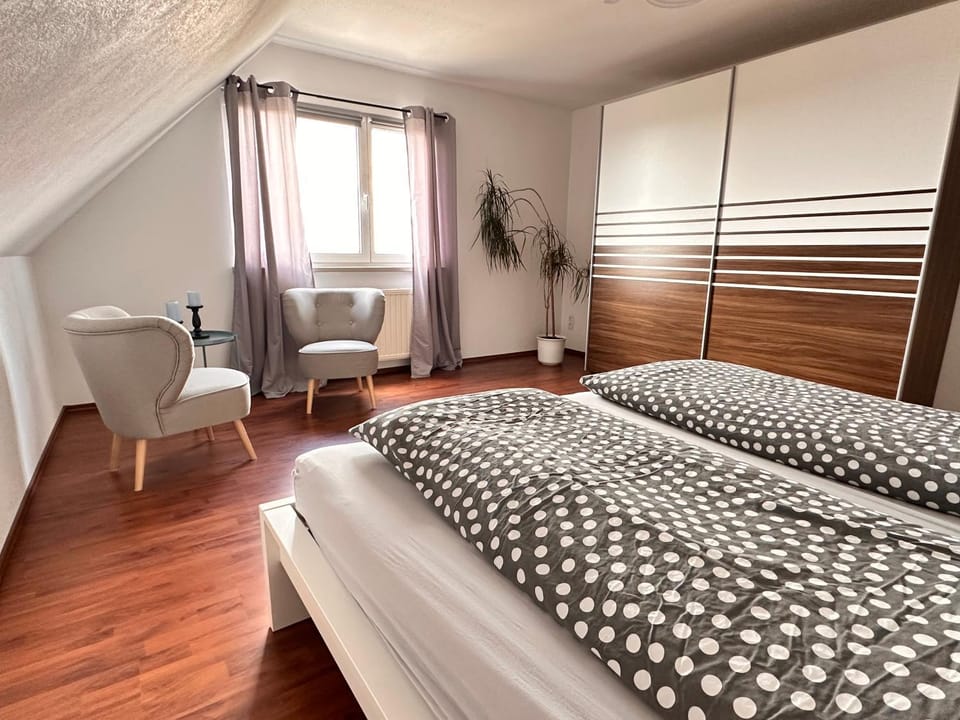 Bed, Photo of the whole room, Bedroom