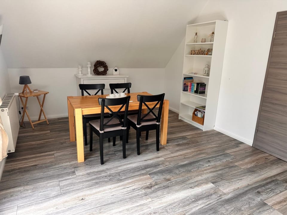 Library, Living room, Seating area, Dining area, hair dresser