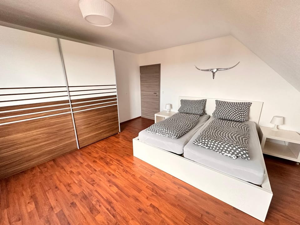 Bed, Photo of the whole room, Bedroom, wardrobe