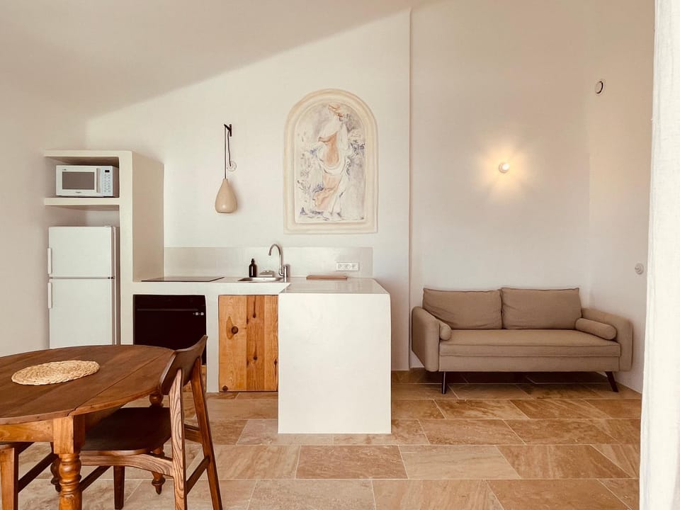 Kitchen or kitchenette, Living room, Dining area