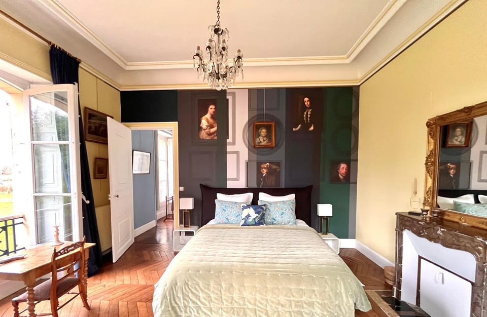 Photo of the whole room