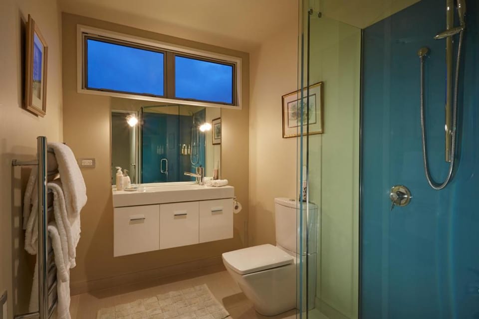 Almyra Waterfront Accommodation Apartment in Tasman District, Tasman, New Zealand