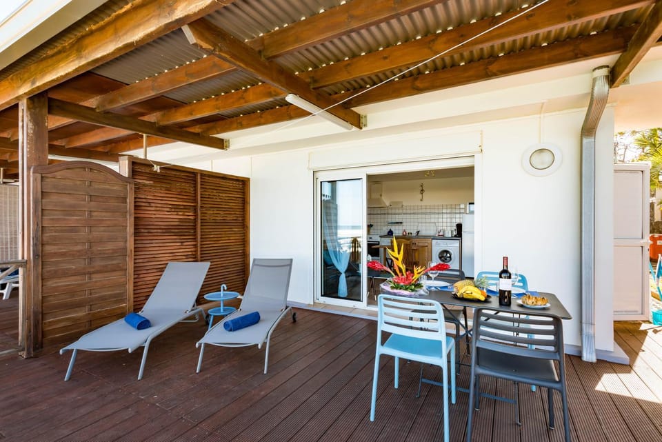 Patio, Dining area