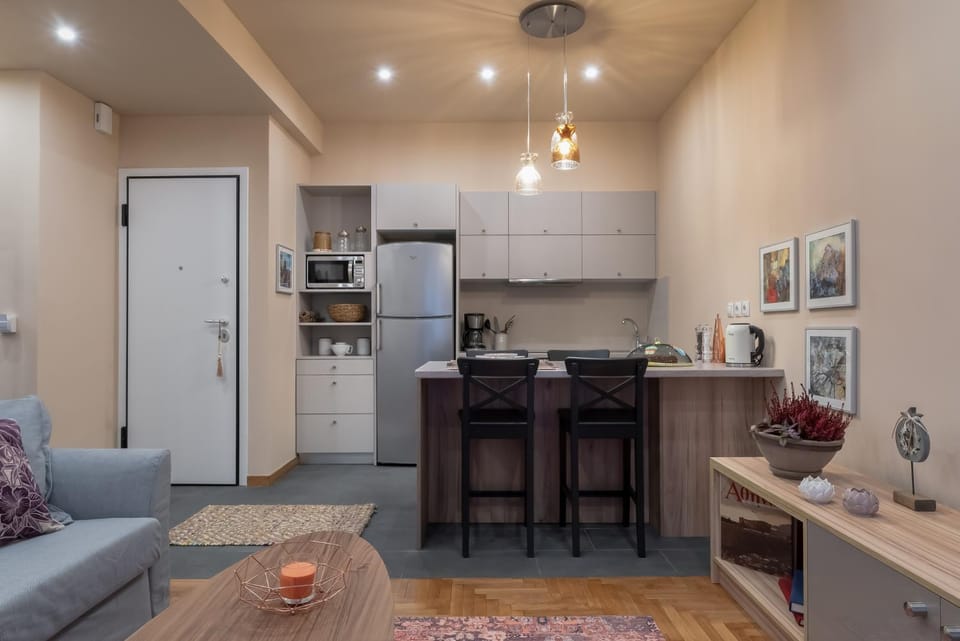 Kitchen or kitchenette, Seating area