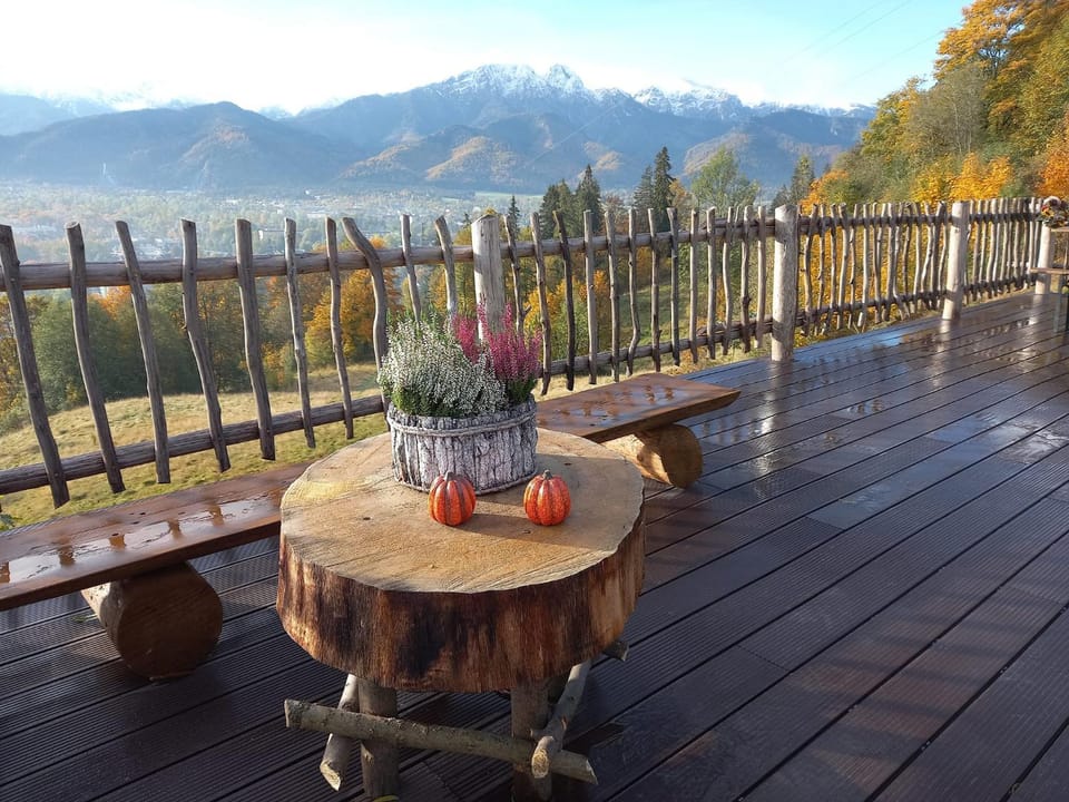 Day, Natural landscape, View (from property/room), Balcony/Terrace, Dining area, Mountain view