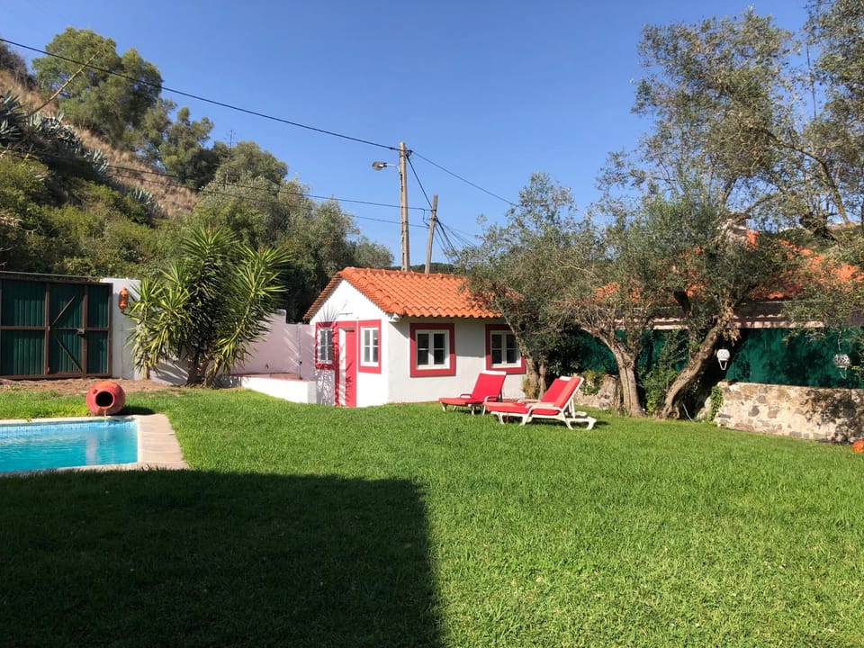 Property building, Garden, Garden view, Swimming pool