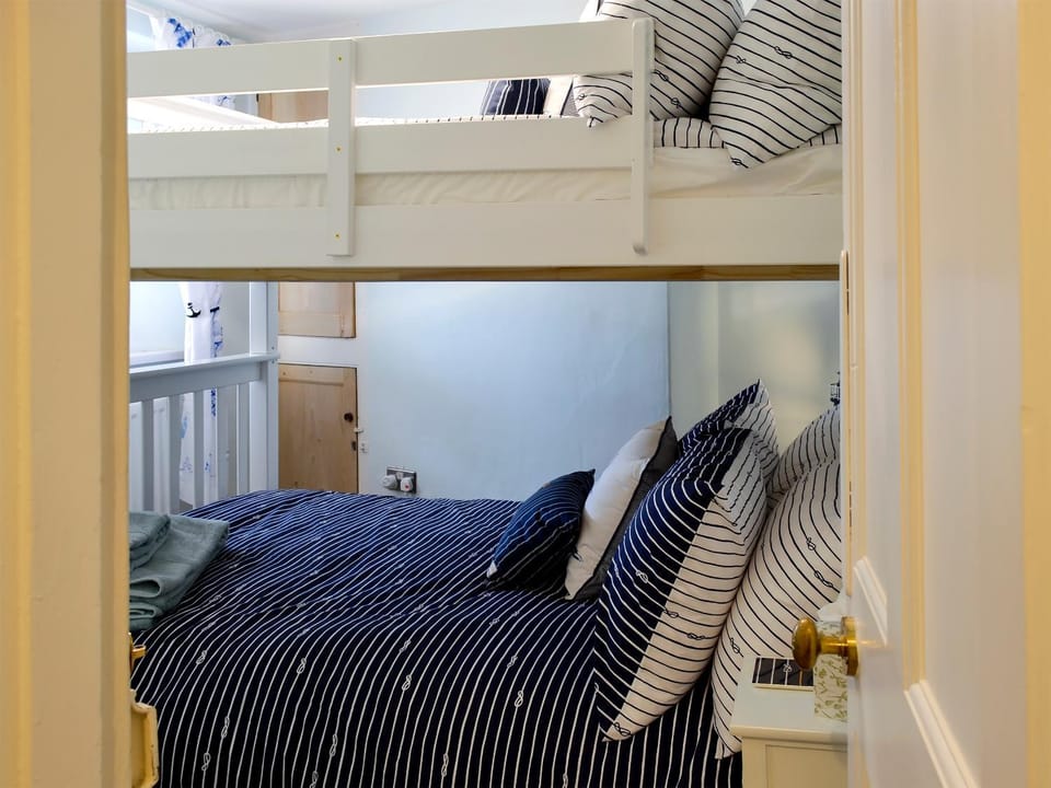 bunk bed