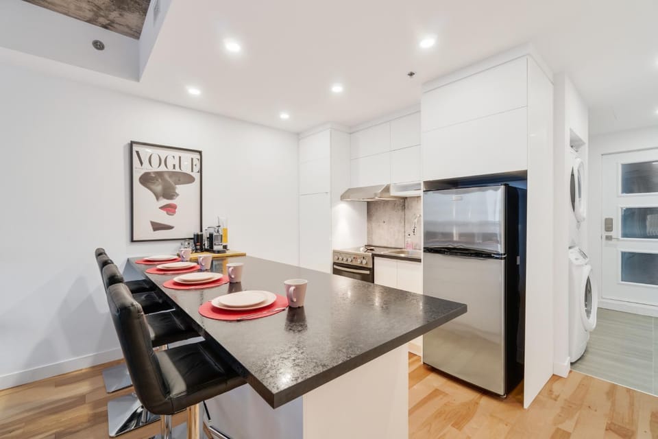 Kitchen or kitchenette, Dining area, minibar, pet friendly, stove