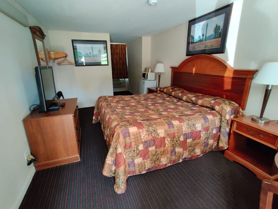 Bed, Photo of the whole room