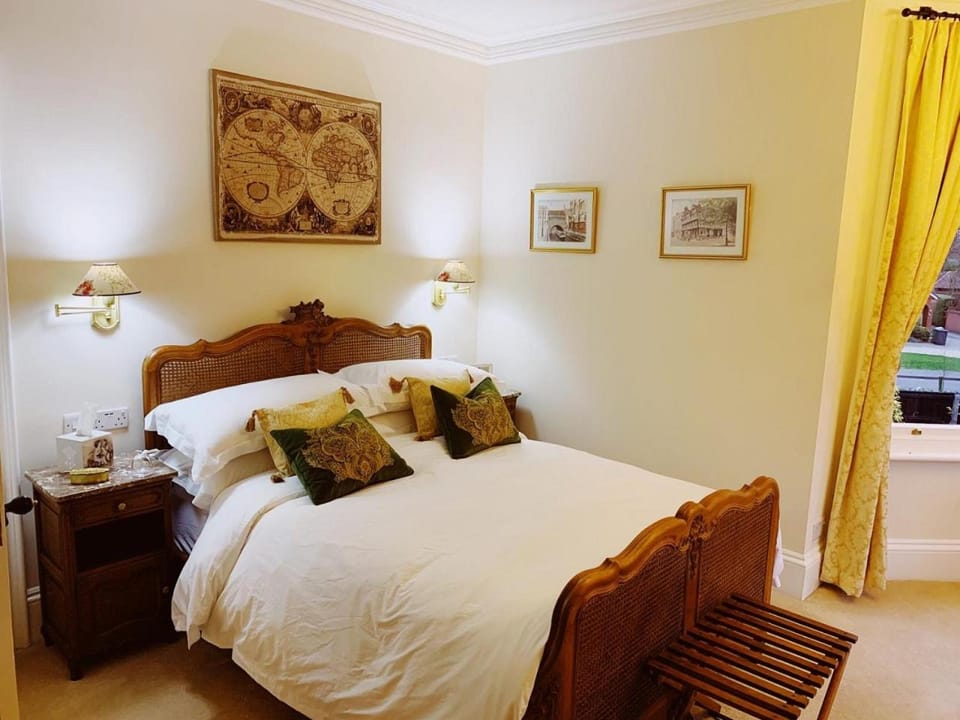 Bed, Photo of the whole room, Decorative detail, Bedroom