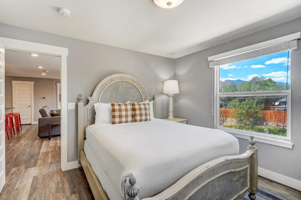 *H NEW!* Old Colorado City Traveler's Experience House in Old Colorado City