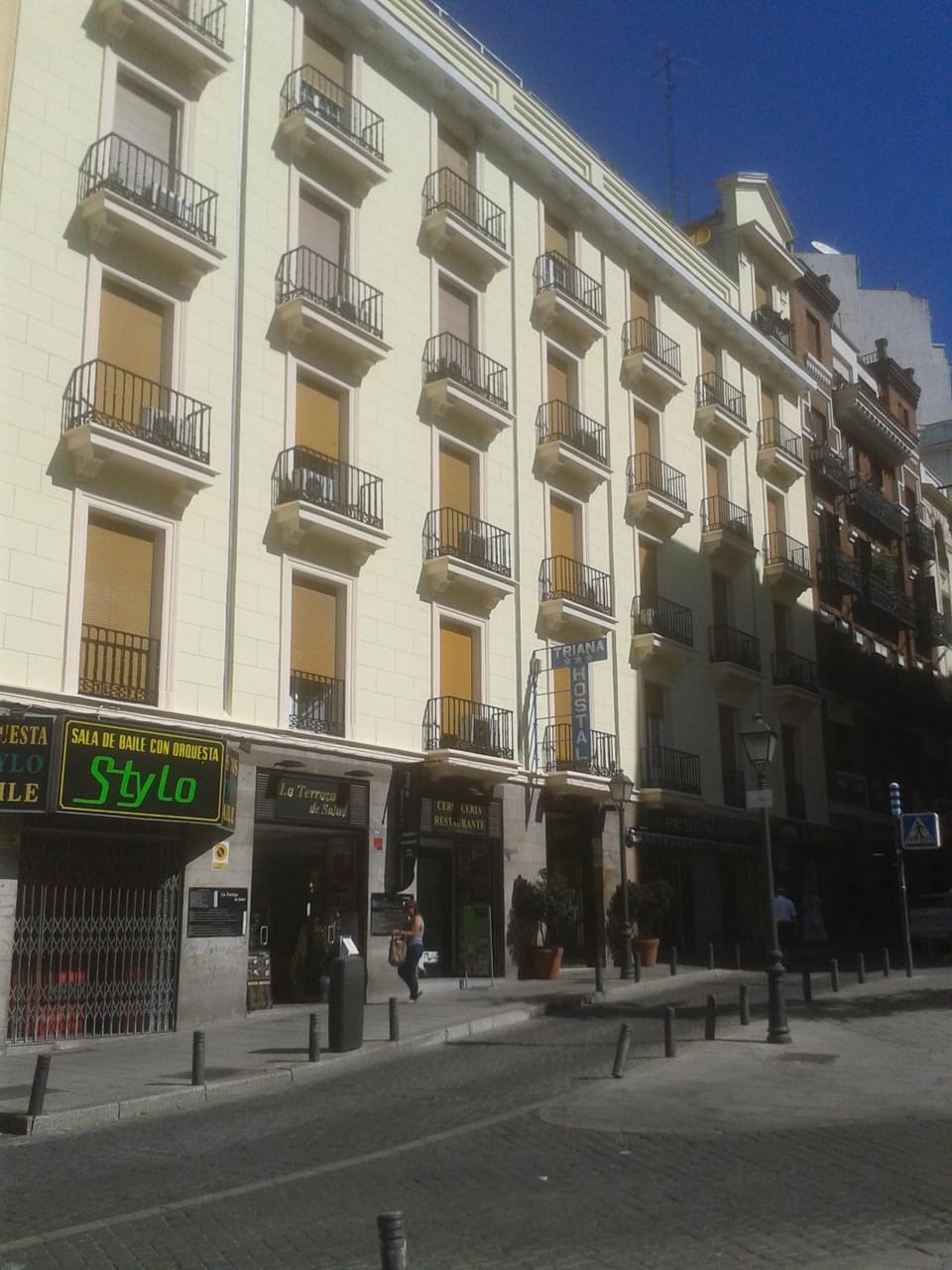 Facade/entrance
