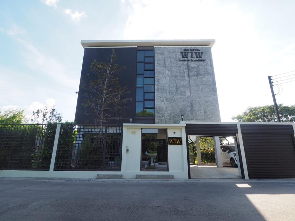 WIW mini hotel Bed and Breakfast in Bangkok