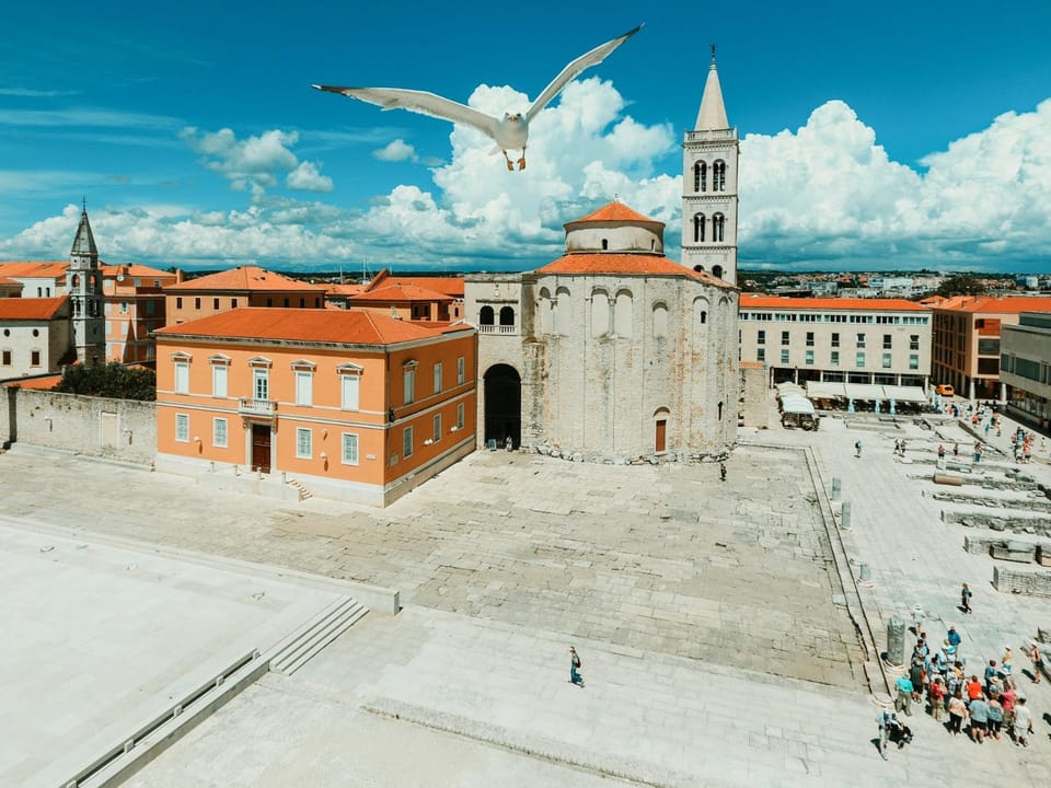 Nearby landmark, Day, People, Bird's eye view, City view, Landmark view, Location, group of guests