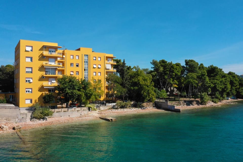 Property building, Beach, Lake view, River view, Sea view