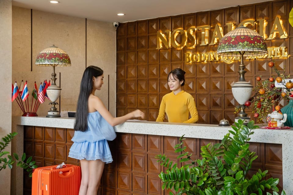 Guests, group of guests, group of guests, concierge
