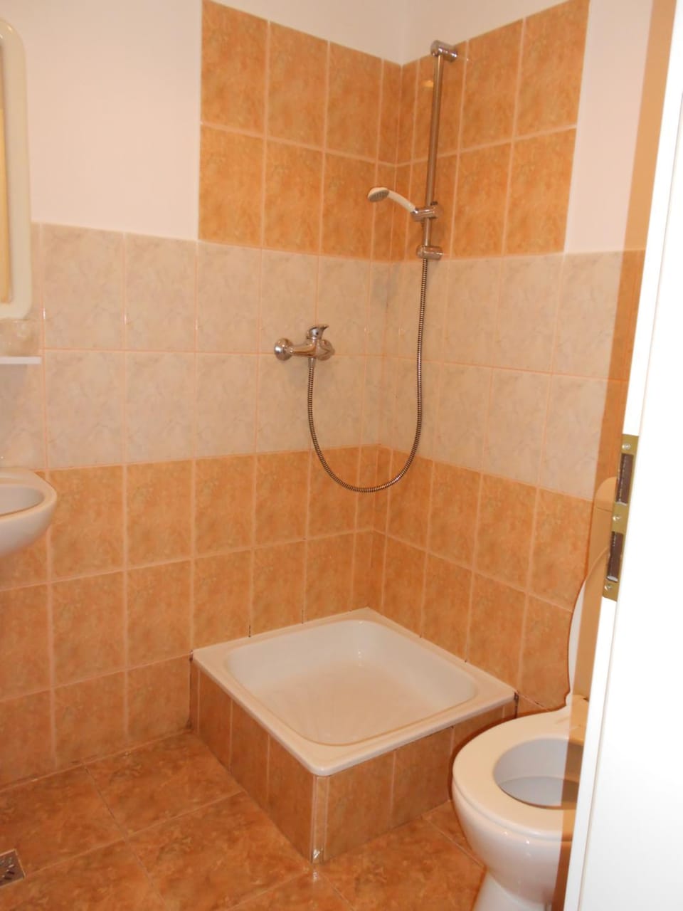 Bathroom, Photo of the whole room