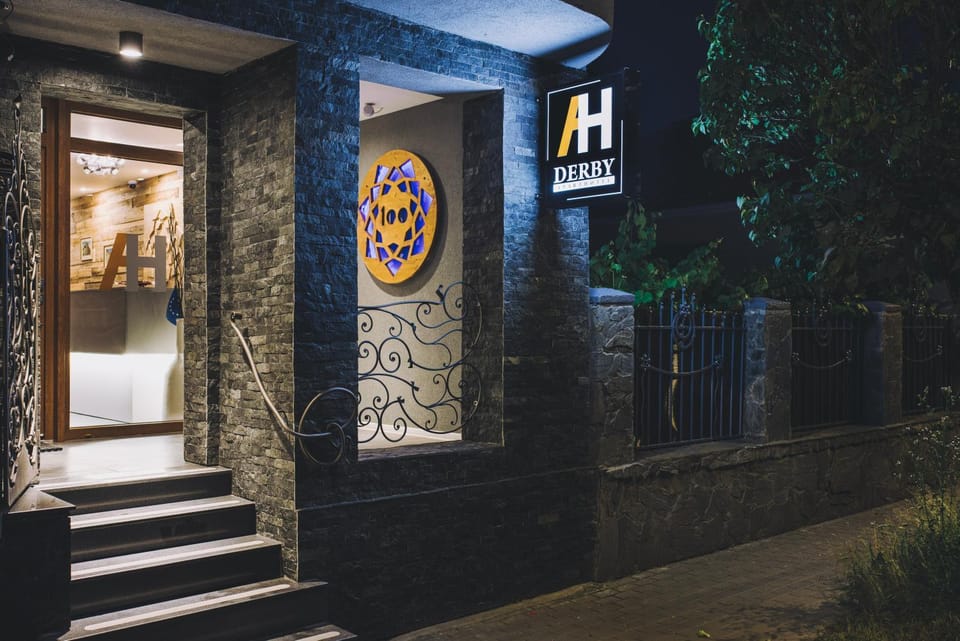 Property building, Facade/entrance, Property logo or sign