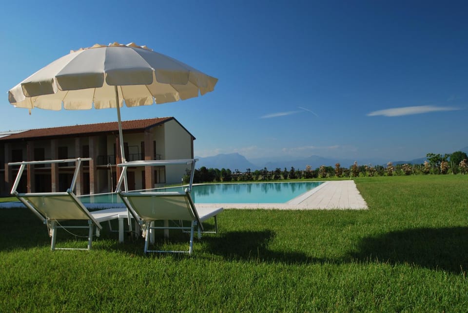 Garden, Swimming pool, Swimming pool