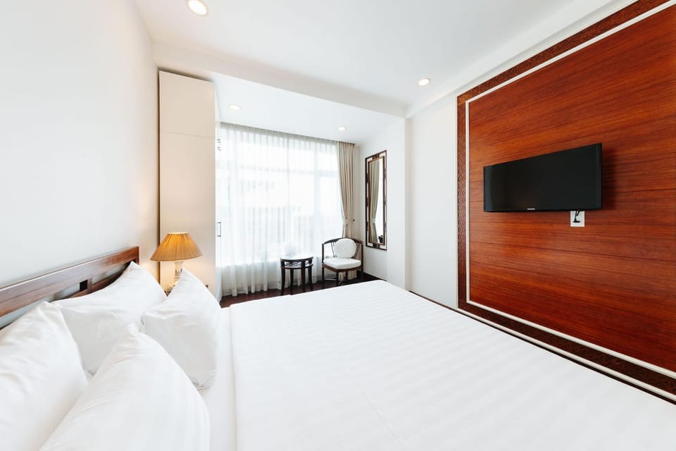Communal lounge/ TV room, Bed, Photo of the whole room, Bedroom