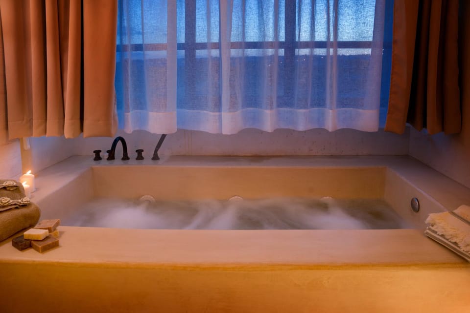 Bed, Bedroom, Area and facilities