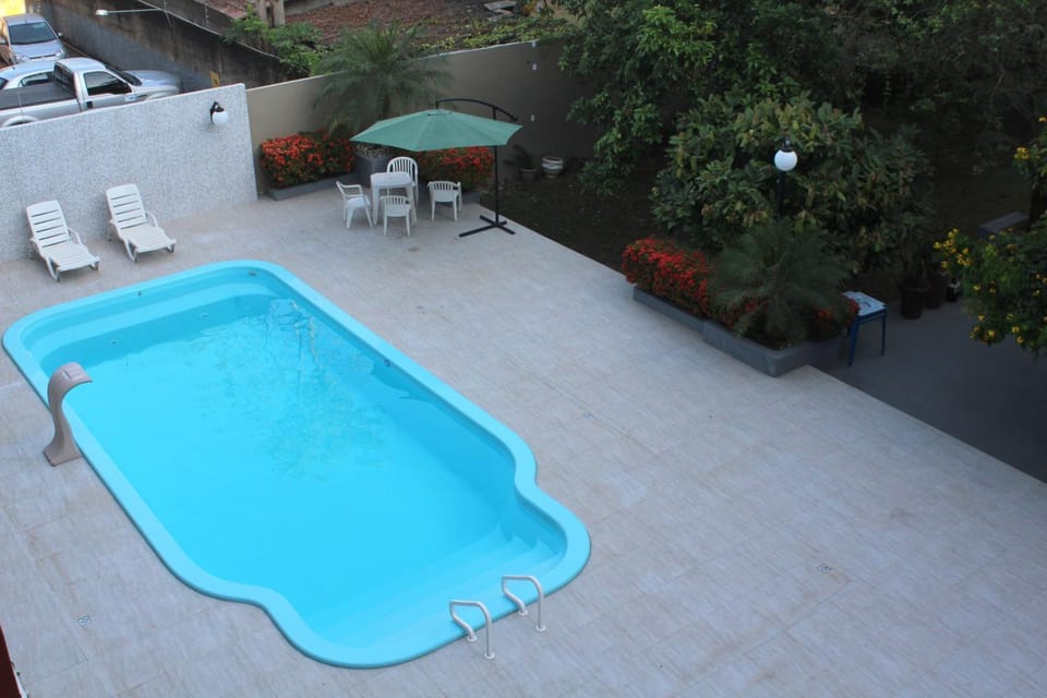 Day, Swimming pool
