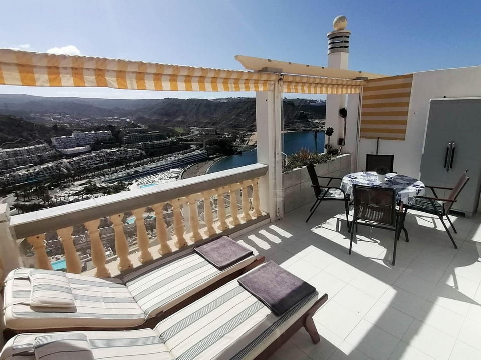 Balcony/Terrace, Dining area, Sea view, Sunrise, sunbed