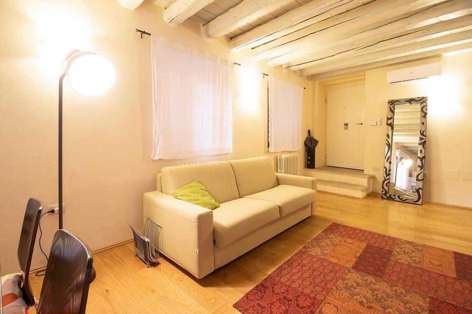 Lovely Apartment Sottoriva Apartment in Verona