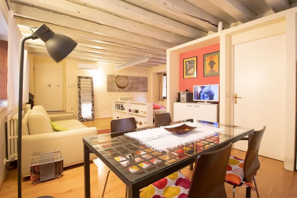 Lovely Apartment Sottoriva Apartment in Verona
