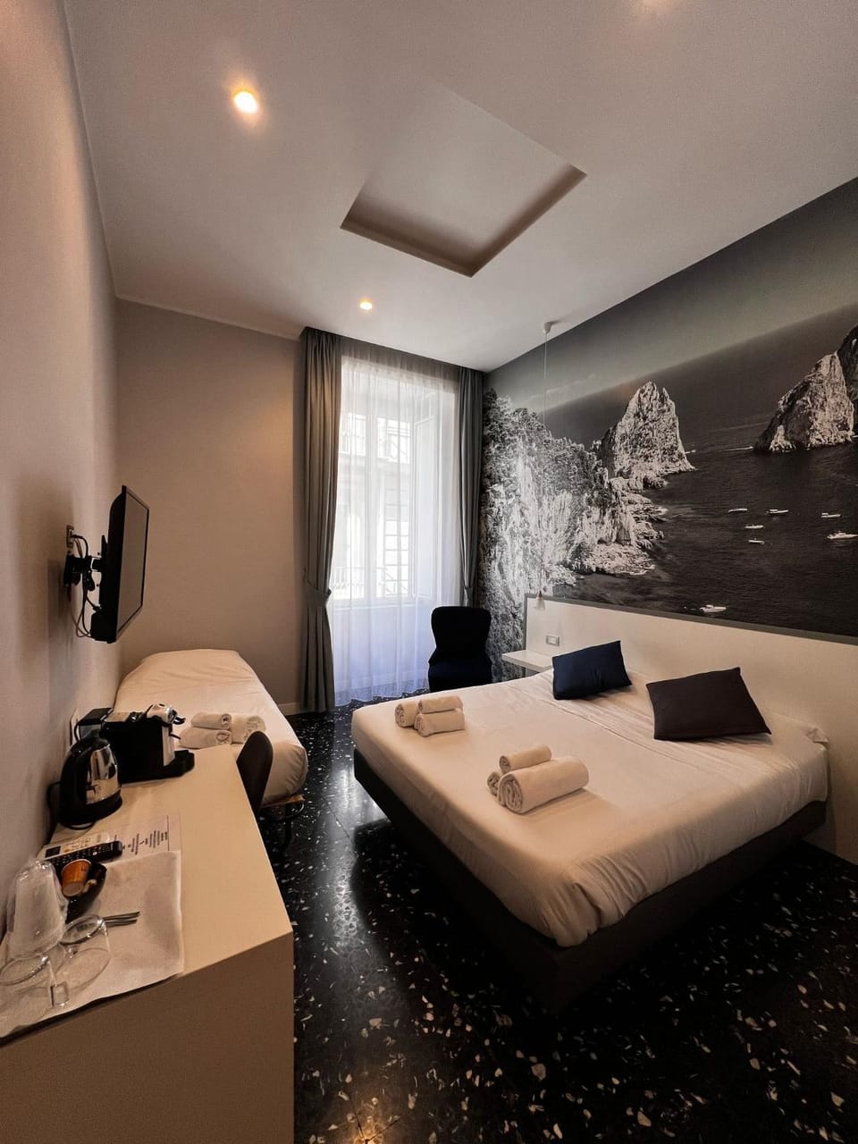 Staff, Staff, Bed, Summer, Nightclub / DJ, TV and multimedia, Coffee/tea facilities, Spa and wellness centre/facilities, Bedroom, Area and facilities, Seasons, hair dresser, internet, internet, locker, locker