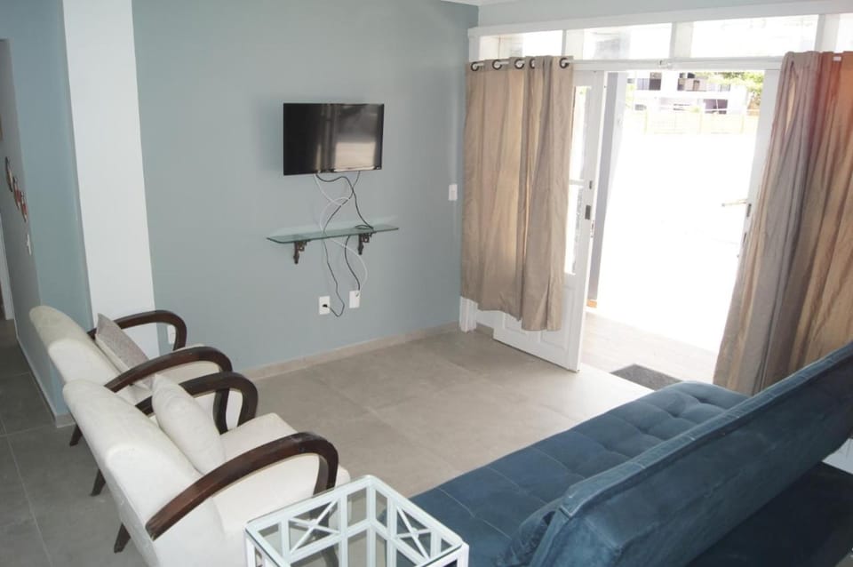Casa com 2 quartos à 200 m da da praia c/ churrasqueira House in Florianopolis