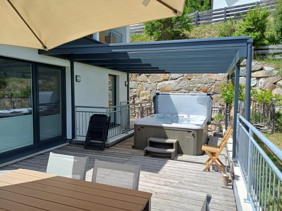 Hot Tub, Balcony/Terrace