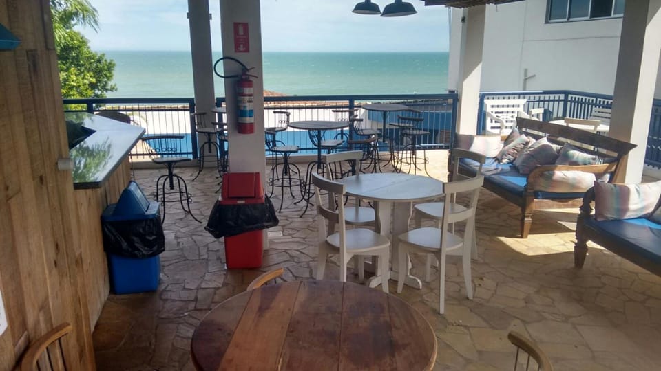 Restaurant/places to eat, Lounge or bar