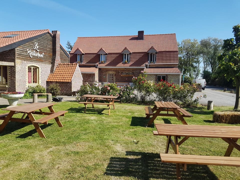 Property building, Patio, Garden