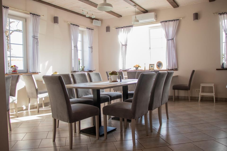 Property building, Living room, Dining area, Breakfast