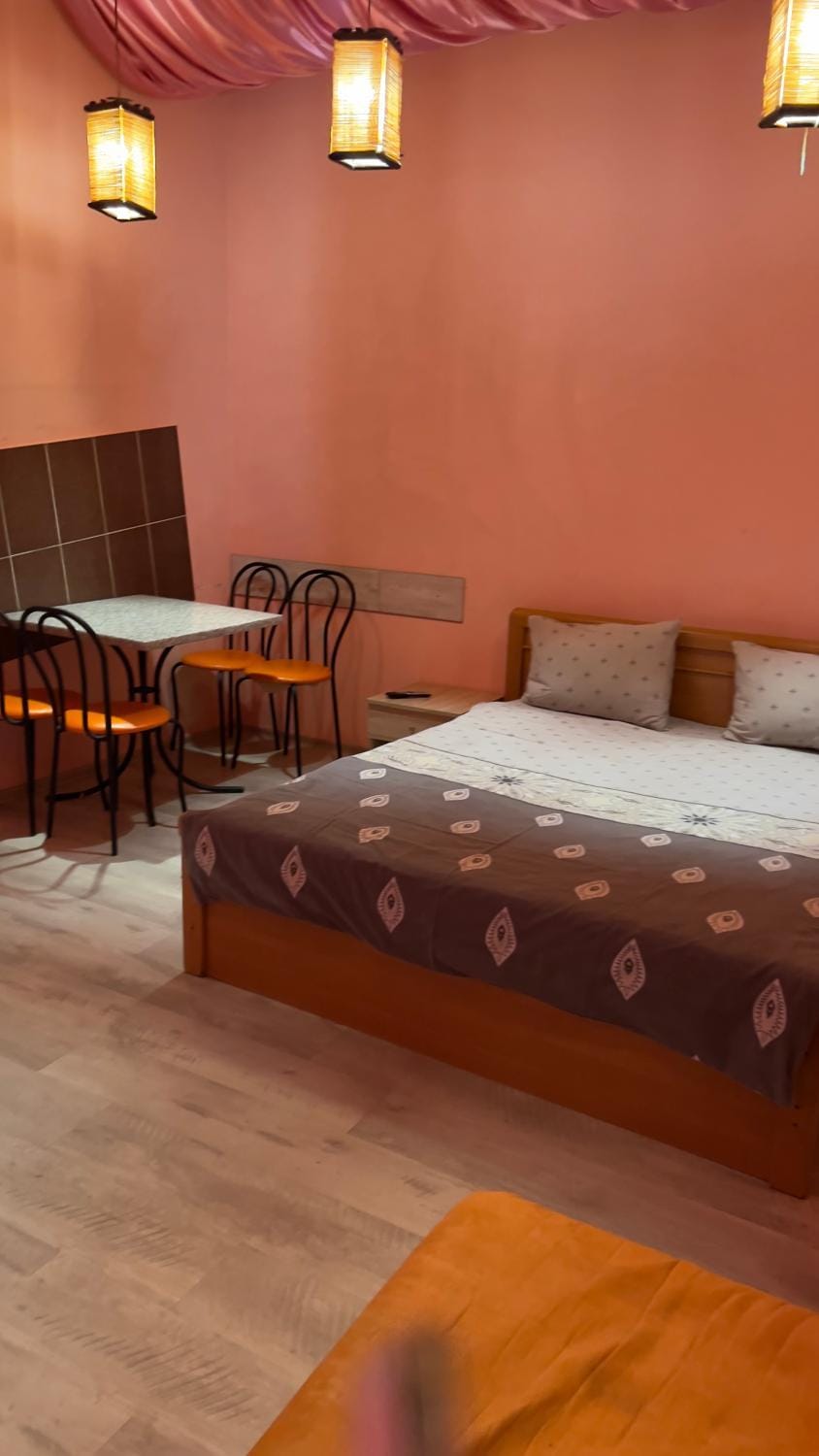 Bed, Seating area