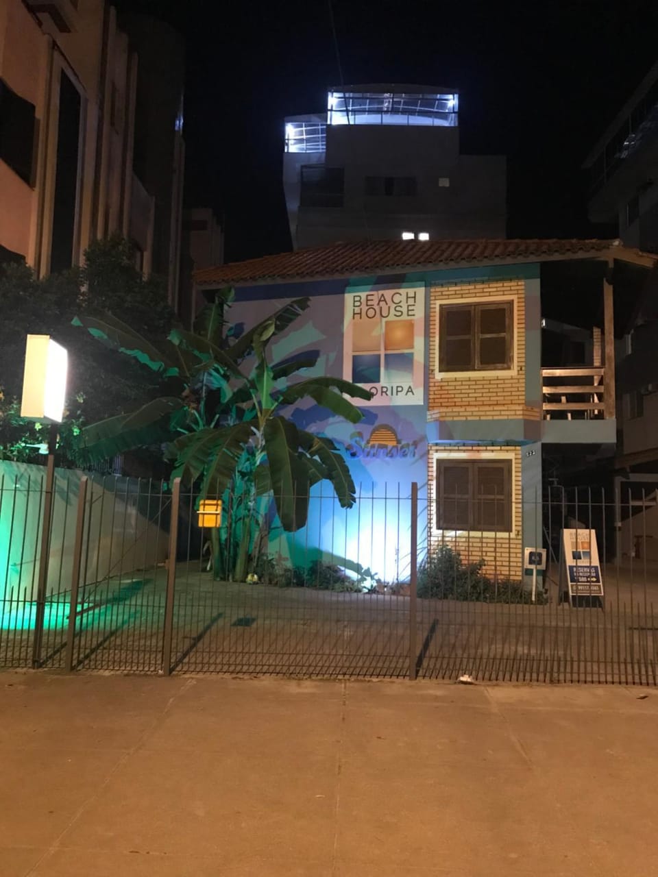 Beach House Floripa - Sunset Hotel in Florianopolis