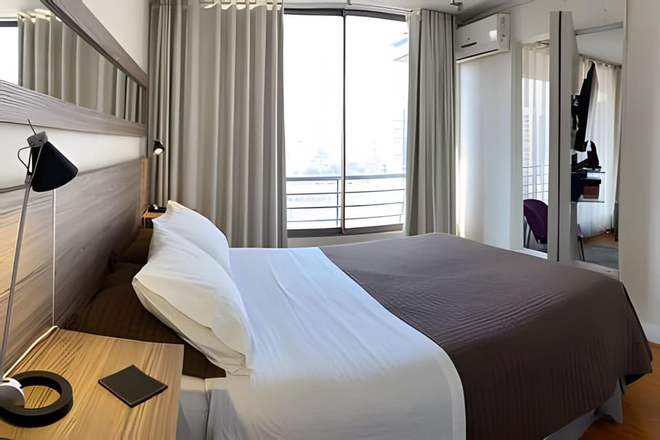 Bed, Photo of the whole room, Bedroom, air conditioner