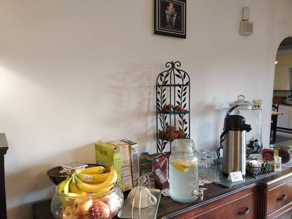 Food and drinks, Food, Breakfast, Drinks