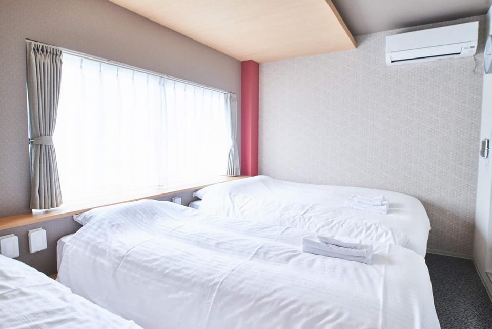 Photo of the whole room, Bedroom