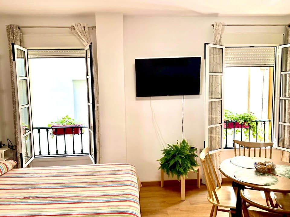 Communal lounge/ TV room, Photo of the whole room, Evening entertainment